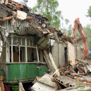 CREATE MORE SPACE TO BUILD WITH PROFESSIONAL BUILDING DEMOLITION SERVICES